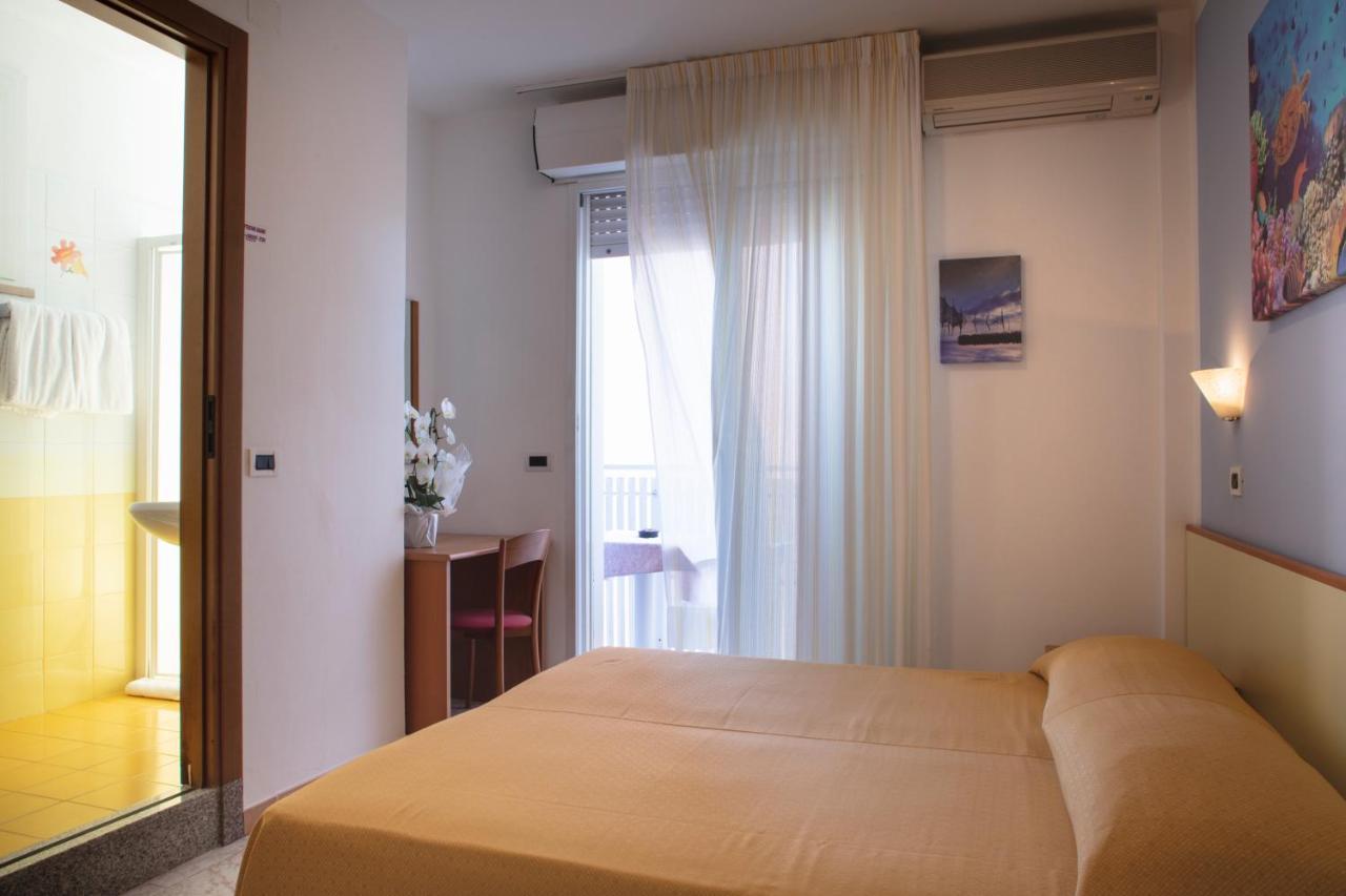 Hotel Pelikan Lignano Sabbiadoro Exterior foto