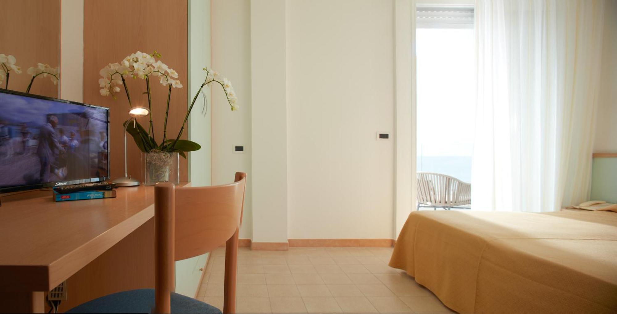 Hotel Pelikan Lignano Sabbiadoro Exterior foto