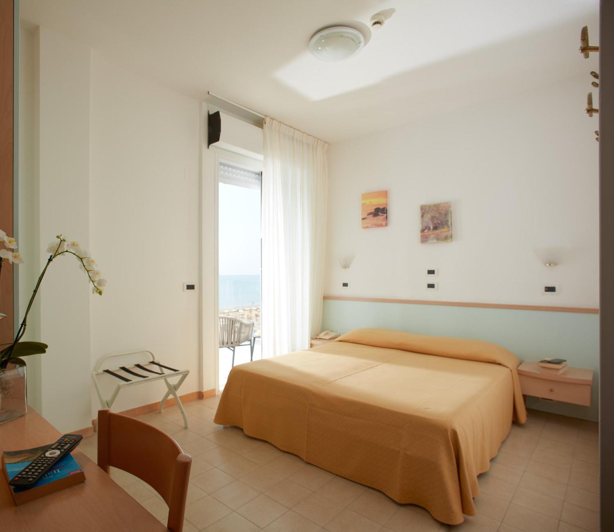 Hotel Pelikan Lignano Sabbiadoro Exterior foto