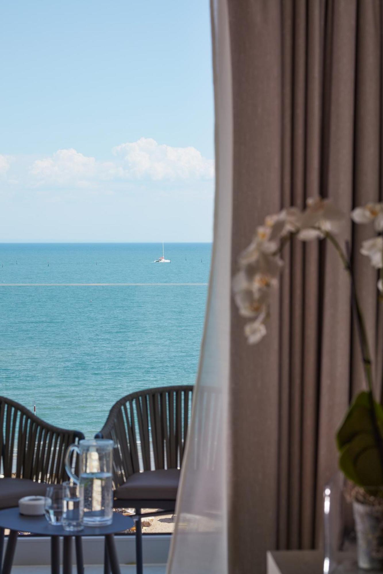 Hotel Pelikan Lignano Sabbiadoro Exterior foto