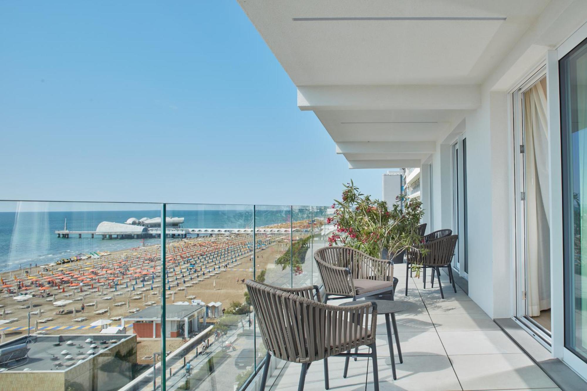 Hotel Pelikan Lignano Sabbiadoro Exterior foto