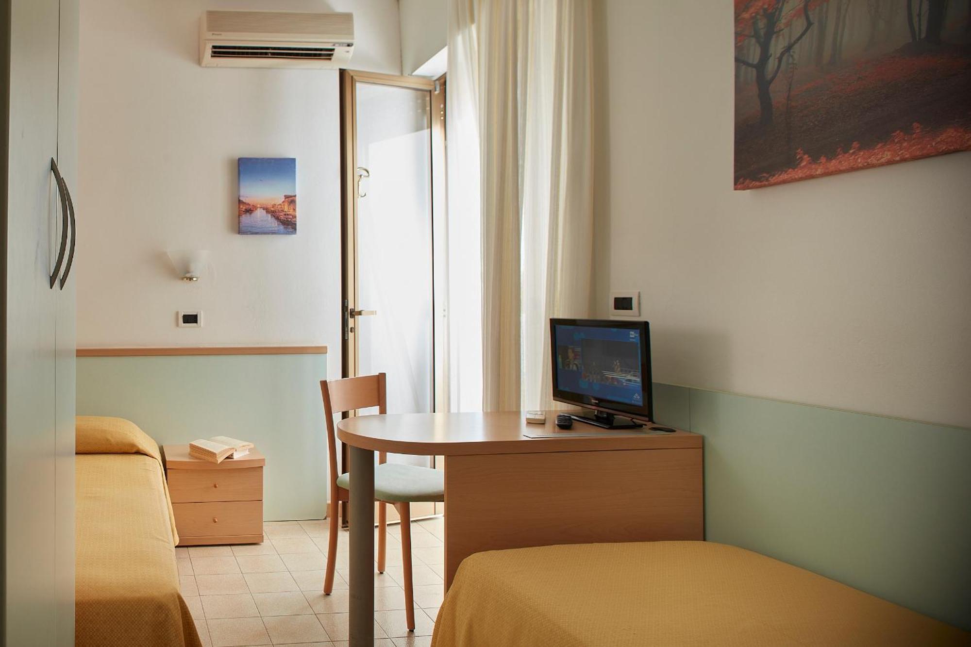 Hotel Pelikan Lignano Sabbiadoro Exterior foto