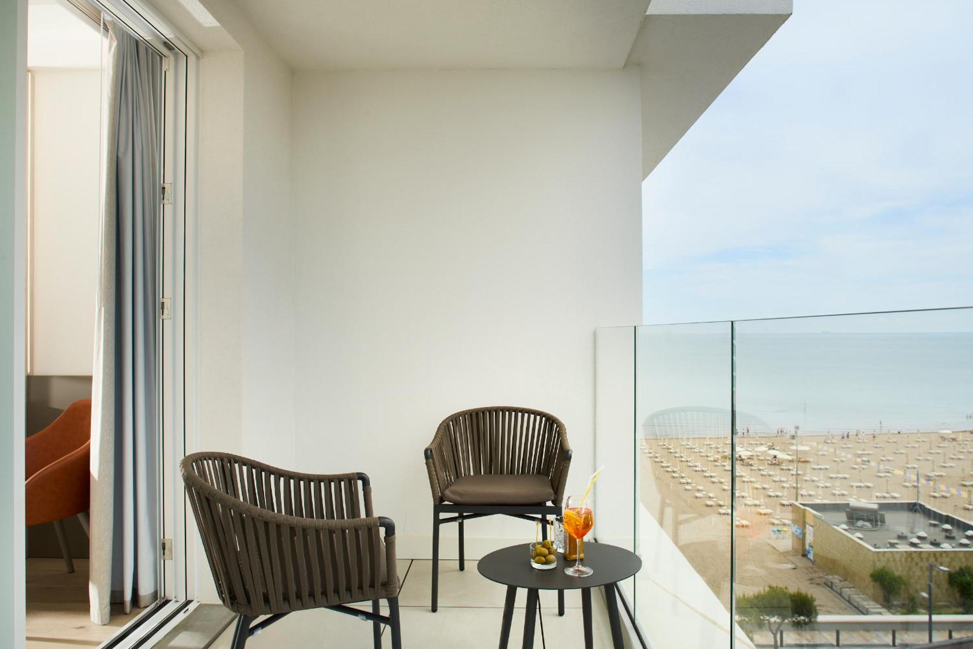 Hotel Pelikan Lignano Sabbiadoro Exterior foto
